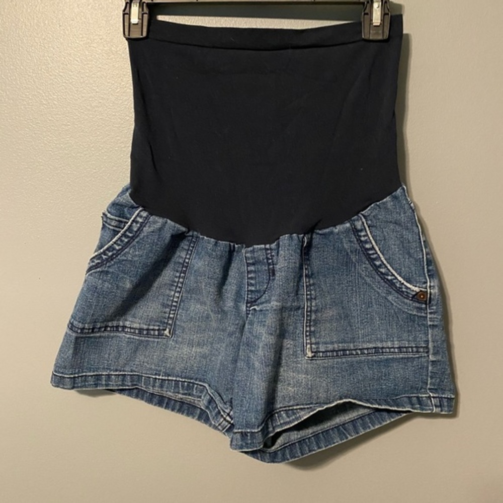 2/$16 Oh Baby shorts size medium